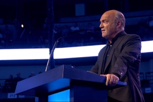 Greg Laurie, founder of Harvest Christian Baptist Church, delivered a message at Pastor Chuck Smith's memorial service held Sunday night at the Honda Center Arena in Anaheim on October 27, 2013. Over 80,000 filled the event center to pay tribute to the founder of Calvary Chapel.  <br/>The Gospel Herald via PastorChuckSmith.com