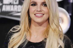 Britney Spears arrives at the 2011 MTV Video Music Awards. (Photo: Reuters/Danny Moloshok) <br/>