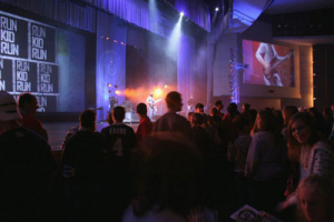 More than 1,600 teens greeted 2008 at McLean Bible Church's New Years AIDS 2008 party in McLean, Va. on Jan. 1, 2008. <br/>(The Christian Post) 