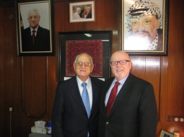 Geoff Tunnicliffe with the Mayor of Bethlehem. <br/>(WEA)