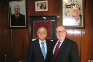 Geoff Tunnicliffe with the Mayor of Bethlehem. <br/>(WEA)