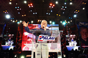 Evangelist Luis Palau speaks to hundreds of thousands of Argentines during the ministry's Buenos Aires Festival on March 14-15, 2008. <br/>(Photo: Luis Palau Association)