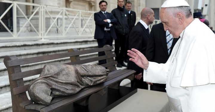 Pope Francis prays Homeless Jesus Statue