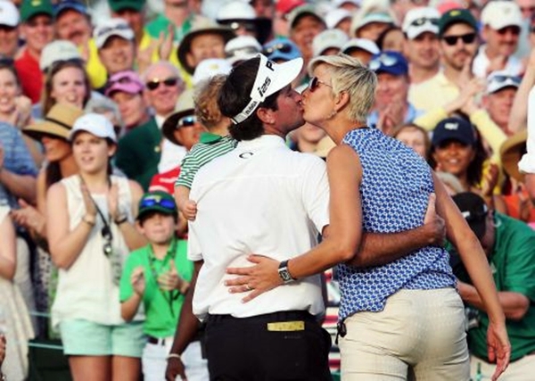 Bubba Watson and Wife Kissing