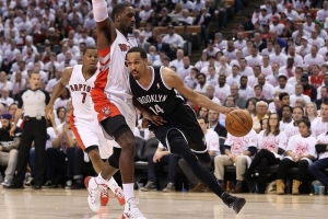 Brooklyn Nets Shaun Livingston in action against Toronto Raptors in the first game of the NBA playoffs. (Photo: Reuters) <br/>