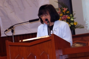 Mrs. Chan, executive director of Jireh Fund, shared the present situation of those in Sichuan. <br/>(Gospel Herald)