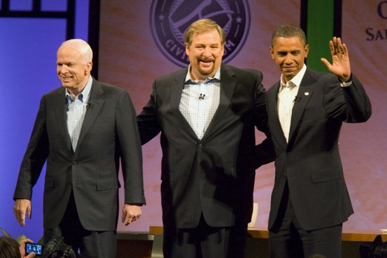 Rev. Rick Warren with presidential candidate McCain and Obama <br/>(Christian Post/Hudson Tsuei)