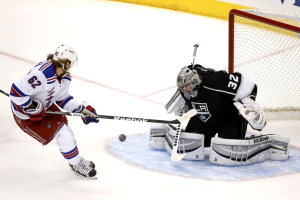 Carl Hagelin beats Jonathan Quick for a goal in the first period of the Rangers' 3-2 overtime loss to the Kings Wednesday night in Game 1 of the Stanley Cup finals in Los Angeles. Photo: Reuters <br/>
