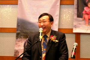 Dr. Thomas Leung, founder and president of CRRS, shared from the bottom of his heart of the long-term implications and meaning of supporting the impoverished students in China to continue their education; not only are they helping to change the destinies of the students living in poverty, but they are also giving them true love and compassion, which influences them to have a correct outlook on life and sets of values by loving the society and others. <br/>(Gospel Herald) 