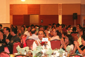 After six months of preparation, United States Culture Regeneration Research Society (U.S. CRRS) concluded their annual fund-raising dinner banquet on Sept. 5 and Sept. 7 at Silicon Valley and Los Angeles in California. Around 800 ministers and co-workers, brothers and sisters participated, and the total donation reached $100,000 USD. <br/>(Gospel Herald) 