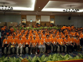 The picture shows a group picture among the seven groups divided among the total number of participants. (CCCOWE) <br/>(CCCOWE) 