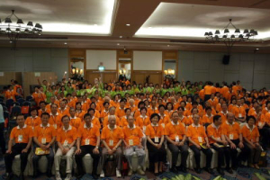 The picture shows a group picture among the seven groups divided among the total number of participants. (CCCOWE) <br/>(CCCOWE) 