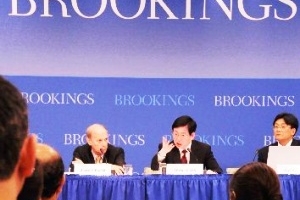 On Sept. 11, State Administration of Religious Affairs Deputy Administrator Wang Zuoan, sitting at the center, along with the delegation of leaders representing the five major religions in China introduced the religious situation in China to the participants attending the seminr held at the Brookings Institute Think Tank in Washington D.C. <br/>(China Religion Web) 