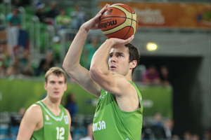 Zoran watches as Goran shoots a free throw in the World Cup <br/>Reuters