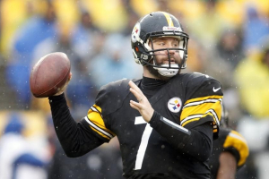 Pittsburgh Steelers quarterback Ben Roethlisberger (7) looks to pass against the Cleveland Browns during the second quarter at Heinz Field. Mandatory Credit: Charles LeClaire-USA TODAY Sports <br/>