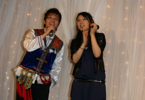 Later that night, Angela Pang, influential pop-celebrity from Hong Kong, gave a song performance. <br/>