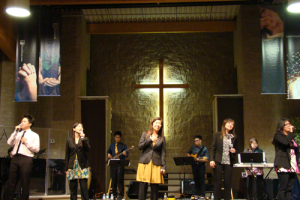 From Oct. 19-20, popular contemporary Chinese Christian praise music group Stream of Praise brought two nights of praise and worship concert to the believers in Vancouver. <br/>(Gospel Herald)