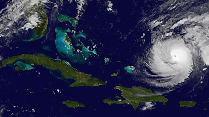 Hurricane Gonzalo Head Towards Bermuda