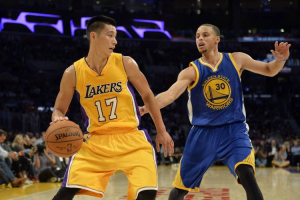 Jeremy Lin (17) guarded by Warriors' Stephen Curry. (USA Today Sports) <br/>