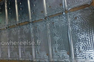 This leaked photo shows off what is said to be the all-aluminum frame for the Galaxy S6. Photo: Nowhereelse.fr <br/>