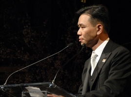 As a member of Full Gospel Business Men’s Fellowship (FGBMF), Walter Wang, the son of the recently deceased Wang Yung-Ching, testified of God’s healing to his late-term nasopharyngeal carcinoma, which corrected his faith, career, family relations, and experiences in life at his father’s farewell ceremony. <br/>www.committee100.org