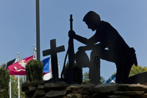 This war memorial in King, North Carolina was taken down after pressure from lawsuit. Photo: Earhustle411 <br/>