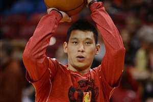 Lin wearing the Chinese New Year shooting shirt from 2013. Credit: Kyle Terada-USA TODAY Sports <br/>