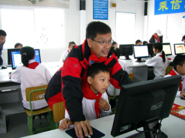 After the earthquake, many of the school equipments were damaged heavily. CRRS (Worldwide) Foundation and CCM provided assistance to three schools in Anxian County. Altogether, they’ve purchased 25 computers and various multi-media equipments. <br/>(CRRS) 