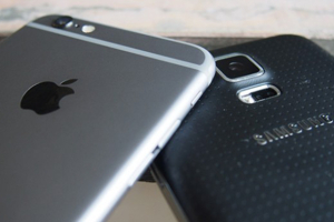 Apple is Samsung's biggest competitor in the U.S. market but can the Korean company overcome home-field advantage for the iPhone 6? Photo: Trusted Reviews <br/>